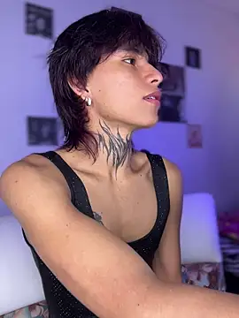 Snapshot of bellamy_095 chatting on 02-15-26, 07:10 bellamy 095 online show from 02-15-26, 07:10