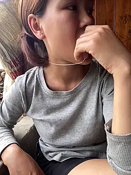 Snapshot of May_nhi chatting on 06-16-26, 02:14 May nhi online show from 06-16-26, 02:14
