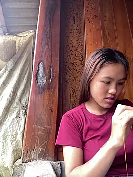 Snapshot of May_nhi chatting on 06-29-26, 10:15 May nhi online show from 06-29-26, 10:15
