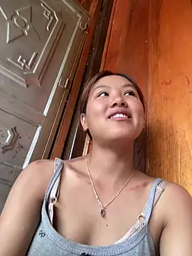 Snapshot of May_nhi chatting on 07-13-26, 03:31 May nhi online show from 07-13-26, 03:31