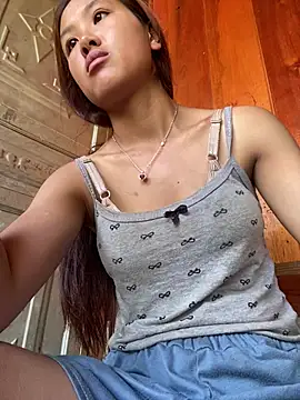 Snapshot of May_nhi chatting on 07-14-26, 12:57 May nhi online show from 07-14-26, 12:57