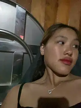 Snapshot of May_nhi chatting on 07-18-26, 01:26 May nhi online show from 07-18-26, 01:26
