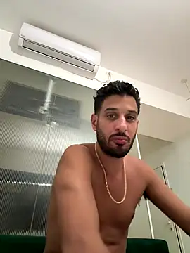 Snapshot of husbandandwifetobe chatting on 10-24-25, 10:00 husbandandwifetobe online show from 10-24-25, 10:00