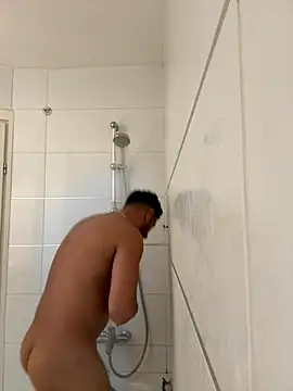 Snapshot of husbandandwifetobe chatting on 11-28-25, 01:03 husbandandwifetobe online show from 11-28-25, 01:03