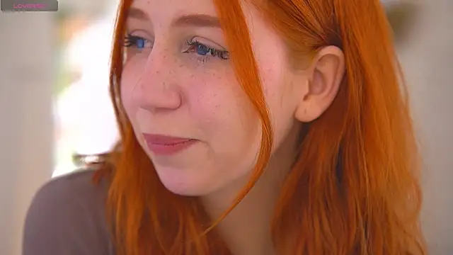 Snapshot of Venelopa chatting on 10-12-25, 03:33 Venelopa online show from 10-12-25, 03:33