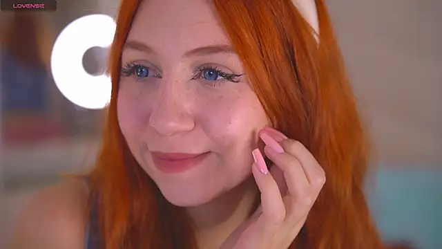 Snapshot of Venelopa chatting on 10-14-25, 03:02 Venelopa online show from 10-14-25, 03:02