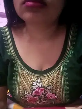 Snapshot of TINASONI chatting on 10-02-25, 02:40 TINASONI online show from 10-02-25, 02:40