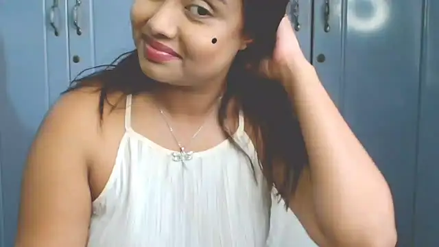 Snapshot of Indian_GlowingMiax chatting on 09-10-25, 06:13 Indian GlowingMiax online show from 09-10-25, 06:13