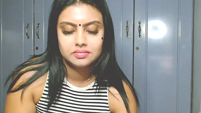 Snapshot of Indian_GlowingMiax chatting on 10-05-25, 07:01 Indian GlowingMiax online show from 10-05-25, 07:01