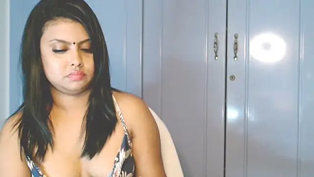 Snapshot of Indian_GlowingMiax chatting on 10-12-25, 04:50 Indian GlowingMiax online show from 10-12-25, 04:50