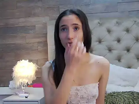 CarolinaBlair online show from 11-19-25, 09:37