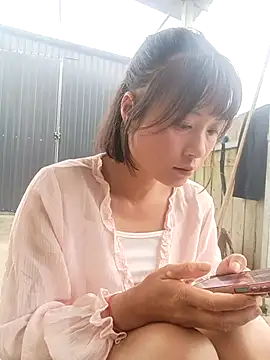 Snapshot of linda_bae00 chatting on 05-08-26, 12:27 linda bae00 online show from 05-08-26, 12:27