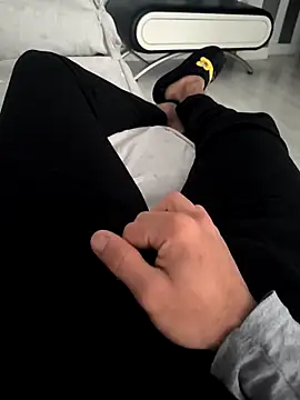 Snapshot of xxxfeo chatting on 12-14-25, 03:28 xxxfeo online show from 12-14-25, 03:28