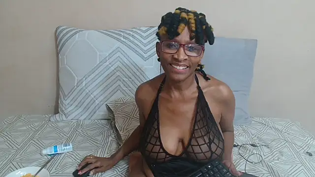 Snapshot of SugarPoppy24xxx chatting on 09-28-25, 03:23 SugarPoppy24xxx online show from 09-28-25, 03:23