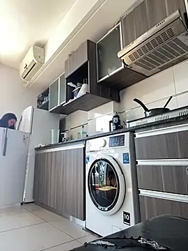 Danielaeliana online show from 03-31-26, 04:51