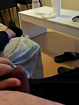 t-dog26 online show from 12-19-25, 02:40