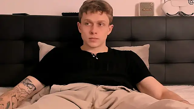 Snapshot of TalkingHead_0_ chatting on 12-20-25, 02:57 TalkingHead 0 online show from 12-20-25, 02:57