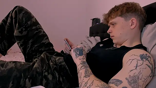 Snapshot of TalkingHead_0_ chatting on 03-20-26, 04:01 TalkingHead 0 online show from 03-20-26, 04:01