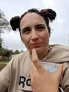 Snapshot of lillylooney chatting on 09-24-25, 08:12 lillylooney online show from 09-24-25, 08:12