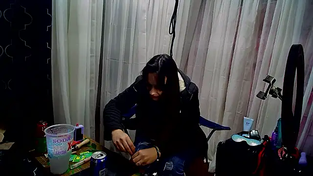 Snapshot of lillylooney chatting on 10-29-25, 03:53 lillylooney online show from 10-29-25, 03:53