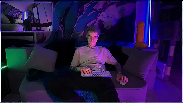 Snapshot of davesinner chatting on 05-25-26, 11:44 davesinner online show from 05-25-26, 11:44
