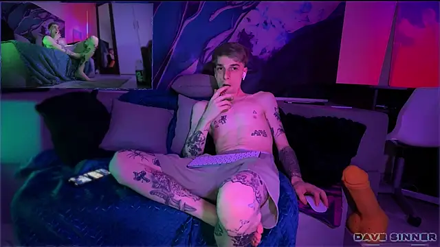 Snapshot of davesinner chatting on 05-27-26, 12:40 davesinner online show from 05-27-26, 12:40