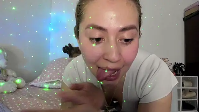 Snapshot of min-ji chatting on 02-26-26, 06:29 min-ji online show from 02-26-26, 06:29