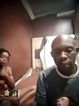 Snapshot of TinnyVsGiant chatting on 10-26-25, 08:59 TinnyVsGiant online show from 10-26-25, 08:59