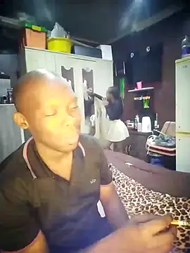 TinnyVsGiant online show from 12-17-25, 12:16