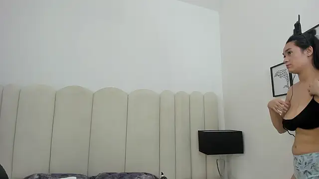 Snapshot of EmilyHanks_ chatting on 03-14-26, 08:03 EmilyHanks online show from 03-14-26, 08:03