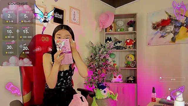 Snapshot of Lana_Dreams_ chatting on 09-19-25, 01:12 Lana Dreams online show from 09-19-25, 01:12