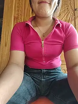 Snapshot of phungtiti chatting on 07-13-26, 01:19 phungtiti online show from 07-13-26, 01:19