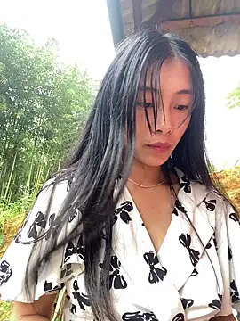 EmLy02 online show from 10-20-25, 01:06