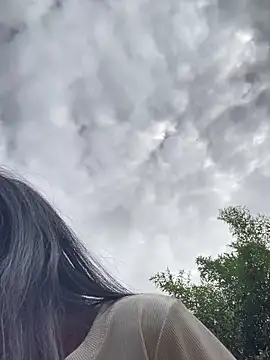 EmLy02 online show from 10-21-25, 08:04