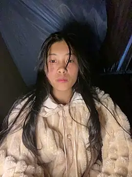 EmLy02 online show from 11-28-25, 12:19