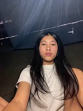 EmLy02 online show from 12-15-25, 01:21