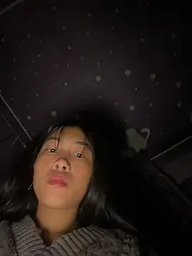 Snapshot of EmLy02 chatting on 03-07-26, 01:24 EmLy02 online show from 03-07-26, 01:24