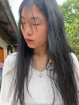 Snapshot of EmLy02 chatting on 04-04-26, 02:21 EmLy02 online show from 04-04-26, 02:21