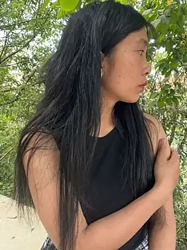 Snapshot of EmLy02 chatting on 04-09-26, 10:20 EmLy02 online show from 04-09-26, 10:20