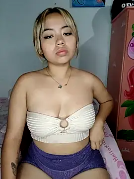 Snapshot of Emily__Hott chatting on 09-18-25, 03:30 Emily  Hott online show from 09-18-25, 03:30