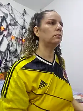 Snapshot of Nina_vallon chatting on 10-20-25, 01:44 Nina vallon online show from 10-20-25, 01:44