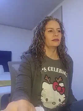 Snapshot of Nina_vallon chatting on 11-21-25, 11:09 Nina vallon online show from 11-21-25, 11:09