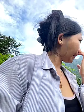 Miumieu online show from 10-23-25, 12:43