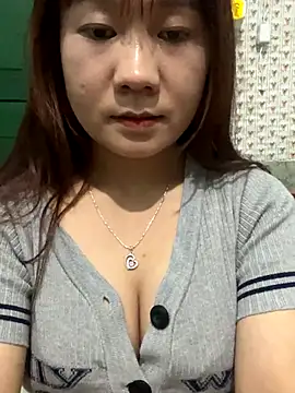 Snapshot of qinejr37 chatting on 10-10-25, 12:26 qinejr37 online show from 10-10-25, 12:26