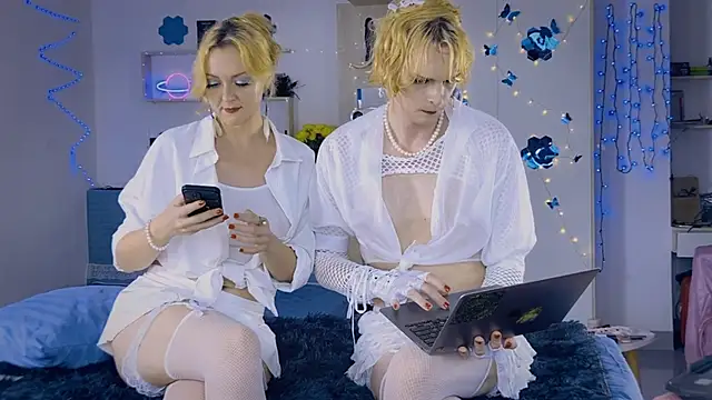 Snapshot of LolaSpaisTS chatting on 11-23-25, 07:52 LolaSpaisTS online show from 11-23-25, 07:52