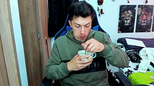 javiersexymann online show from 02-18-25, 08:36