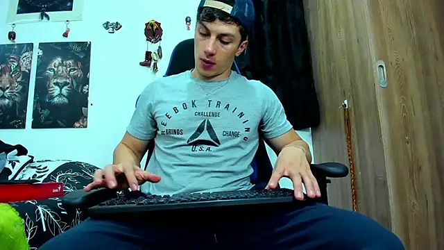 javiersexymann online show from 03-07-25, 04:02