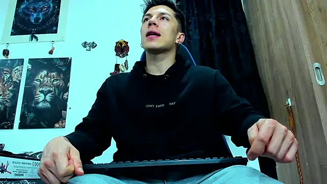 javiersexymann online show from 03-20-25, 06:19