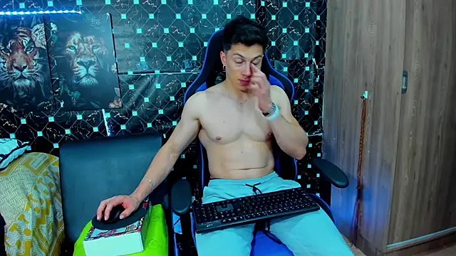 javiersexymann online show from 09-28-25, 04:07