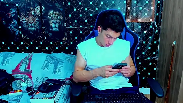 javiersexymann online show from 12-19-25, 07:32